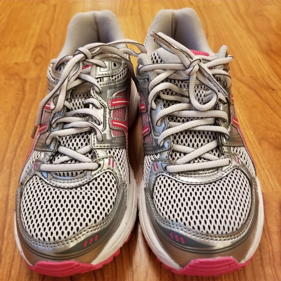 💞SOLD💞 ASICS Gel-Contend Runners - Picture 2 of 7